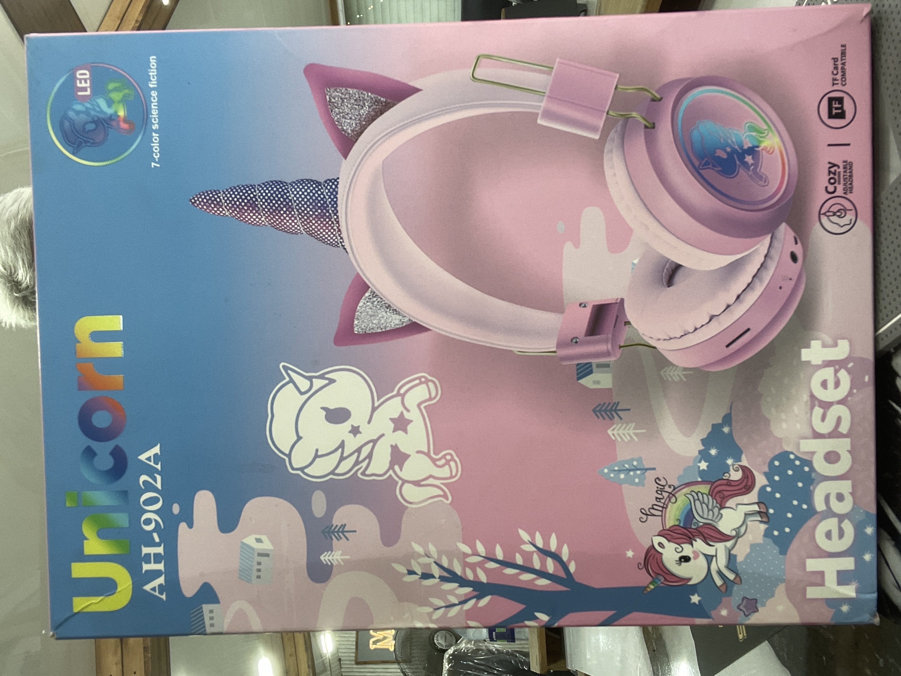 هدفن اسب تک شاخ